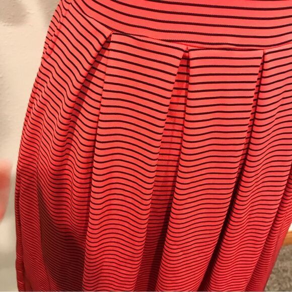 LuLaRoe striped short sleeve Amelia dress - Picture 6 of 12